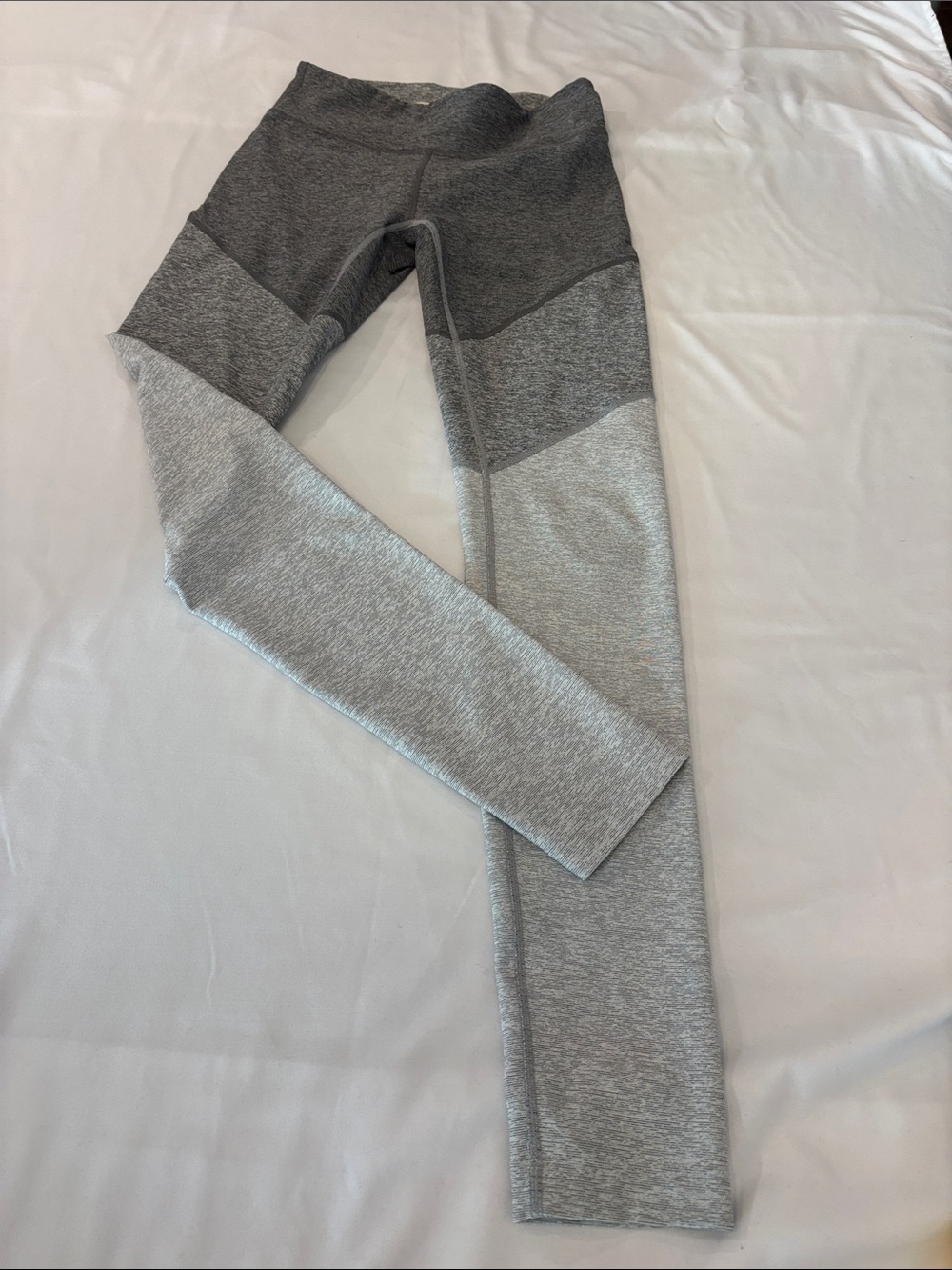 Outdoor Voices women’s gray color block Athleisure leggings - size Small